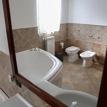 Quaranta Konukevi *